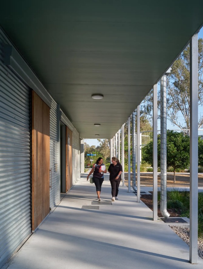 Archerfield Wetlands Catchment Centre — covered walkway