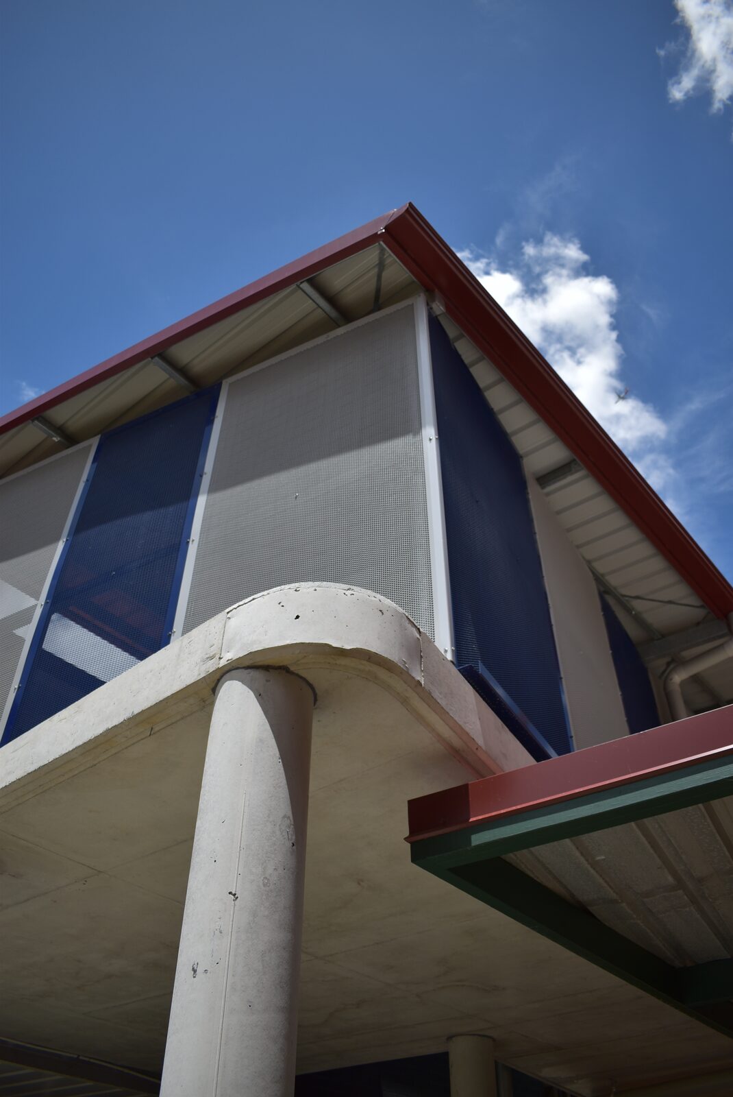 Balmoral State High School — roof eave and balustrade detail